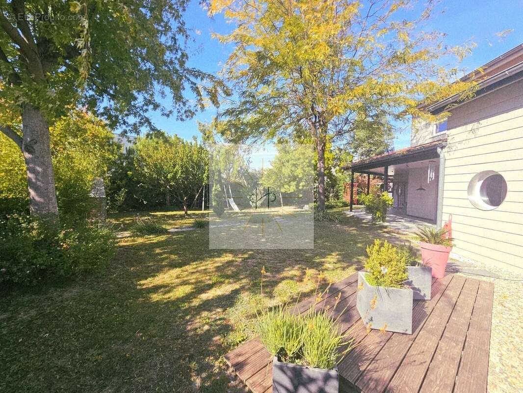 Maison à MONTELIMAR