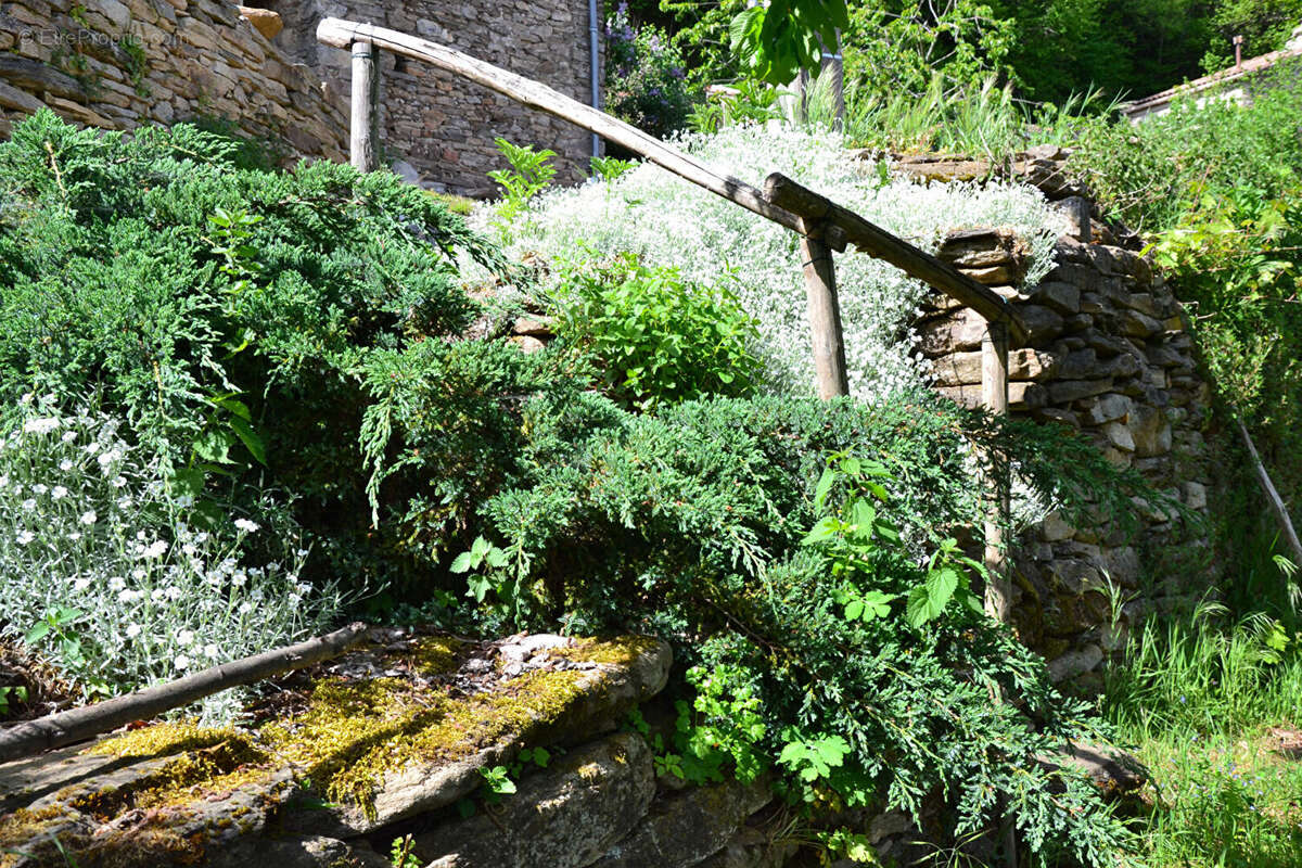COURNIOU  dans hameau en pleine nature  maison  de 97 m² avec terrasse et jardins - photo 16