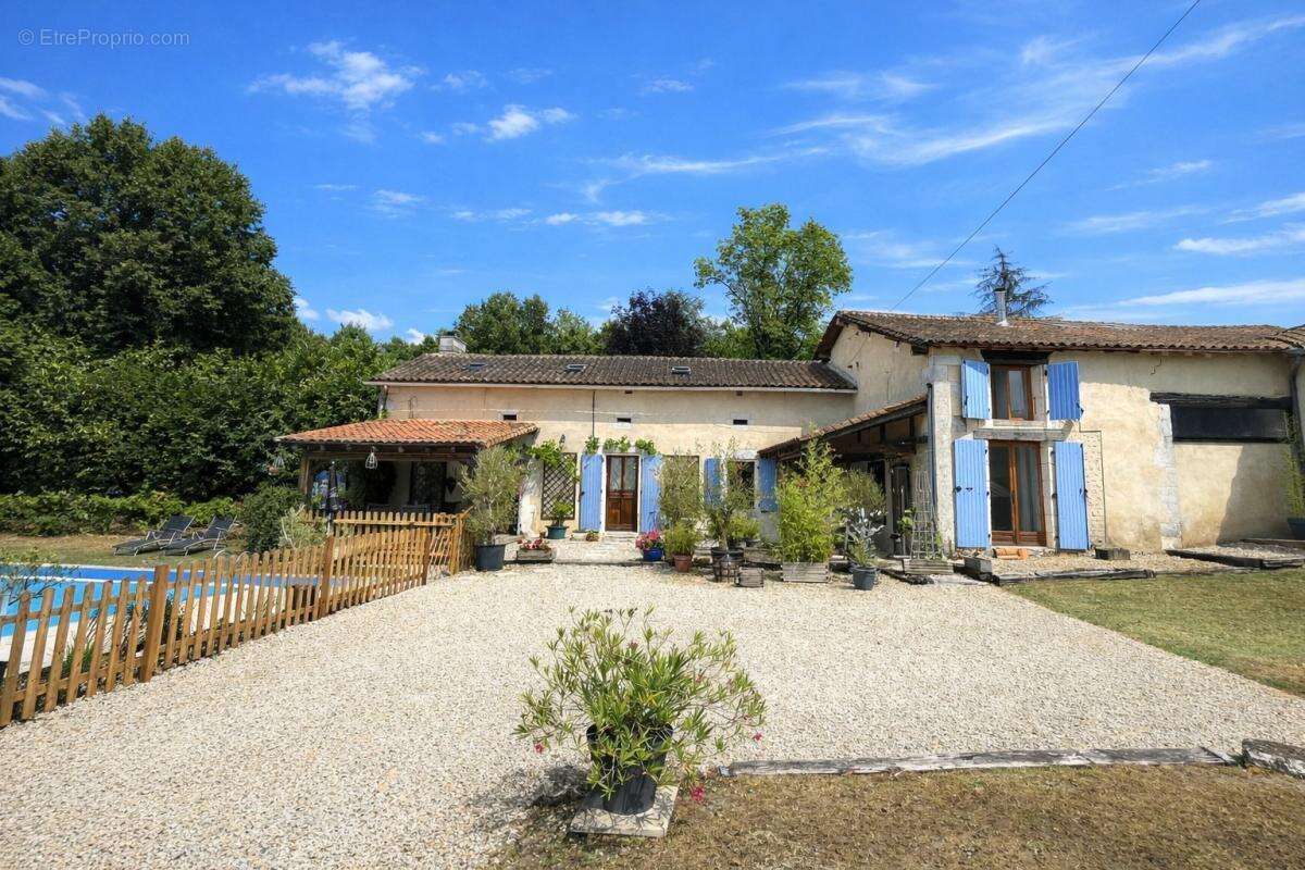 Maison à SAINT-PAUL-LIZONNE