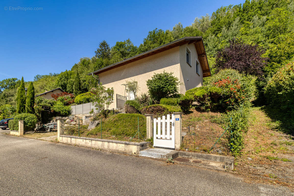 Maison à LA ROCHETTE