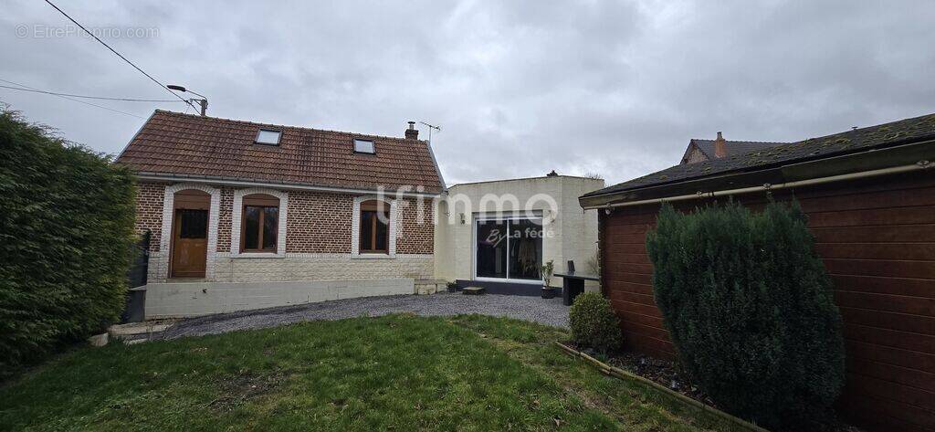 Maison à WARLENCOURT-EAUCOURT