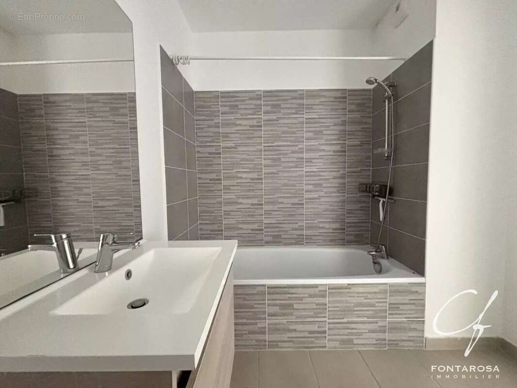 Appartement à LE MUY