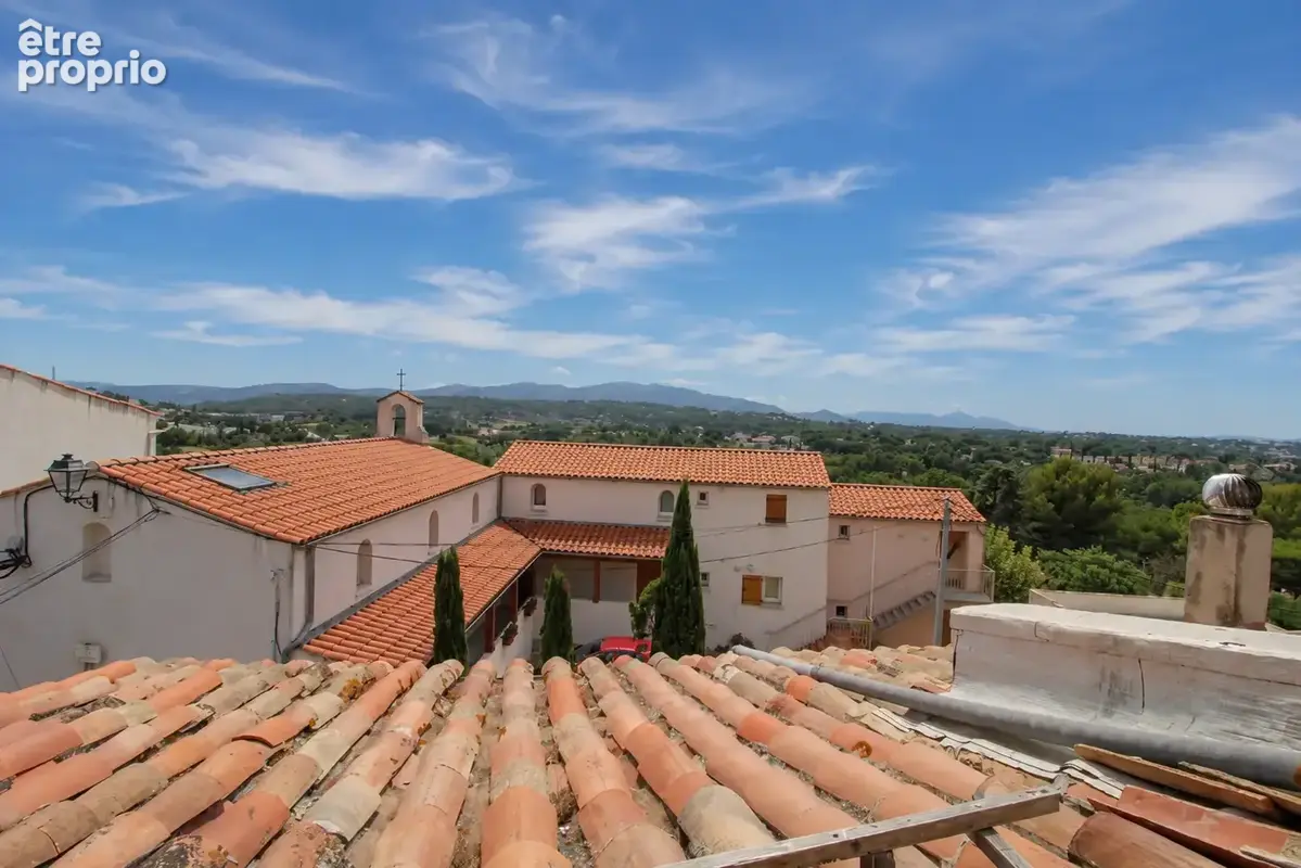 Allauch vieux village - Maison rénovée 102 m2 - 3 chambres + bureau ou dressing - photo 6