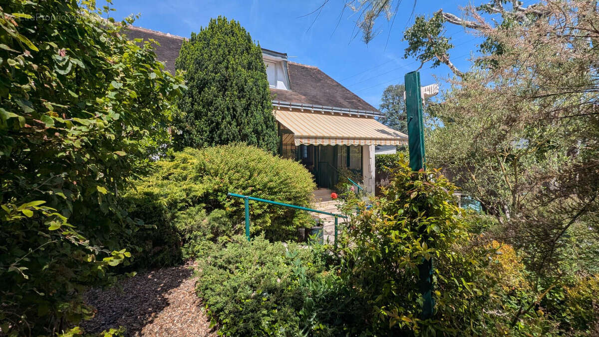 Maison 176 m² à Amboise  - photo 2