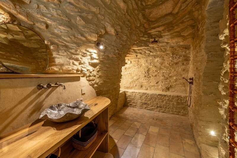 Maison à GORDES