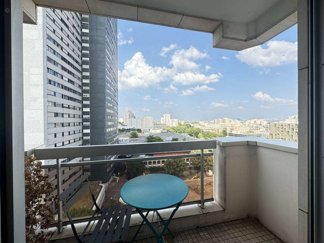 Appartement à COURBEVOIE