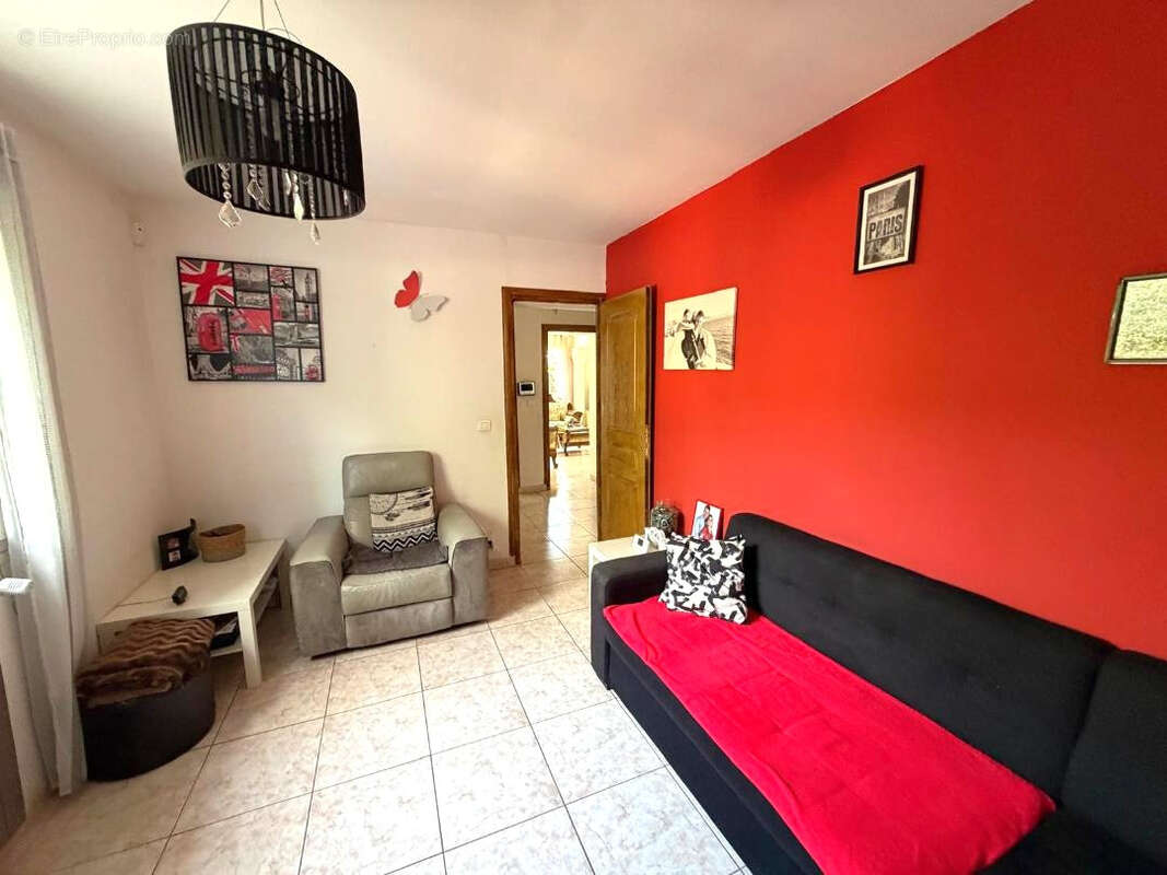 Maison à CHATEAUNEUF-LE-ROUGE