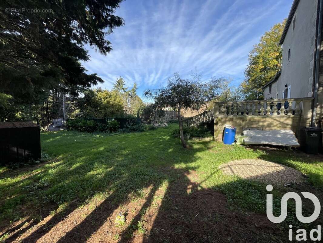 Photo 2 - Maison à LUSSAC-LES-CHATEAUX