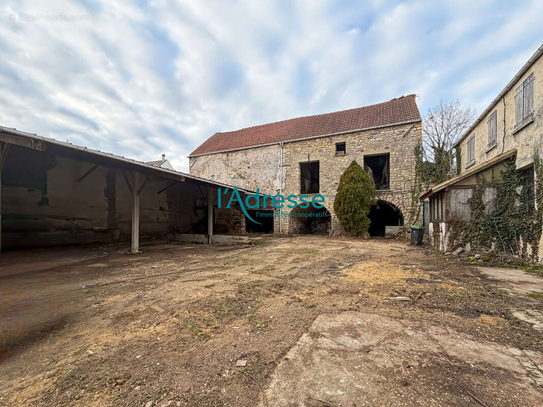Maison à CONDECOURT