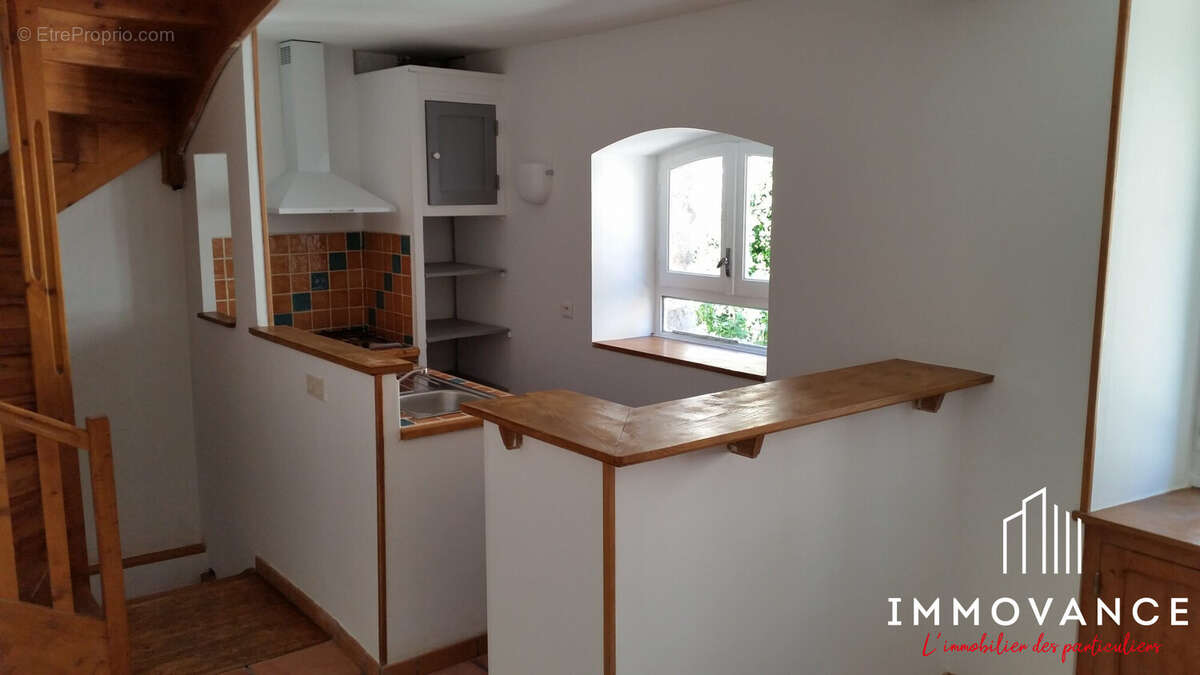 Maison à VIOLS-LE-FORT