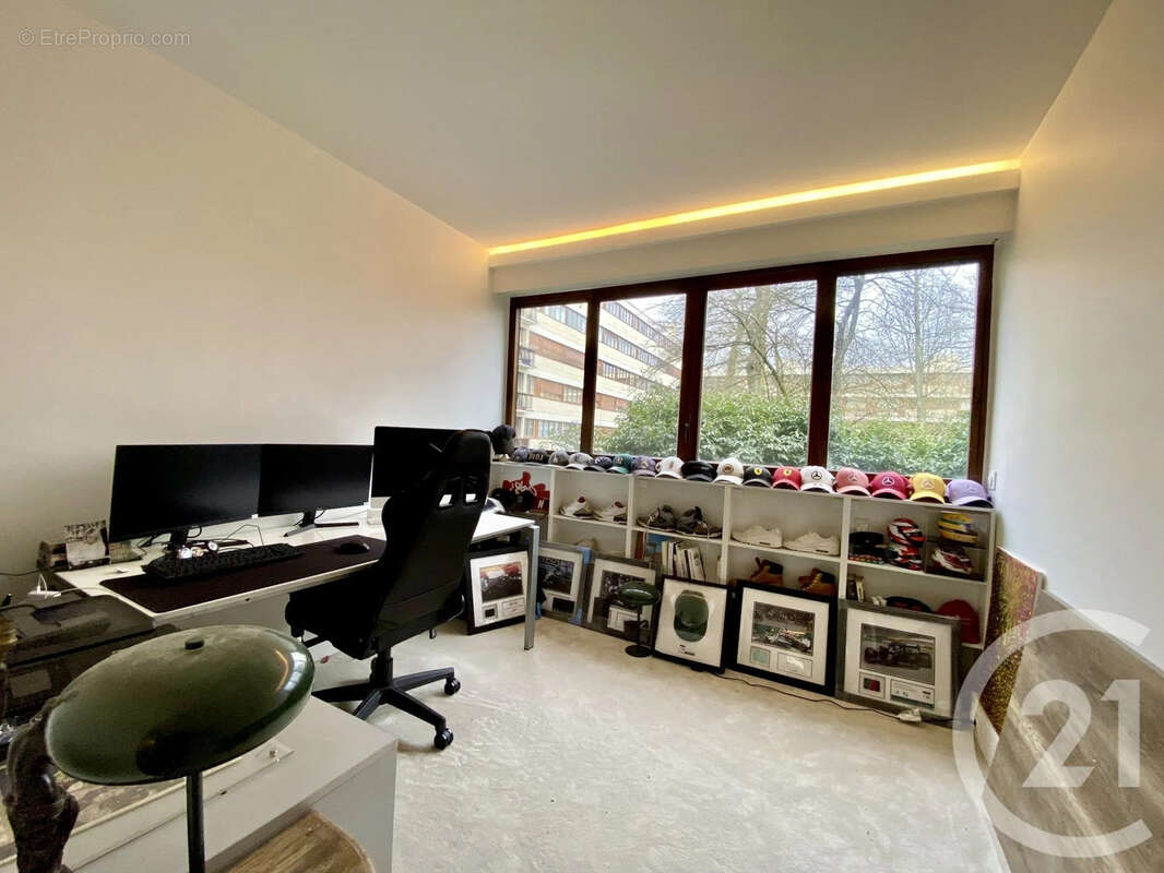 Appartement à LA CELLE-SAINT-CLOUD