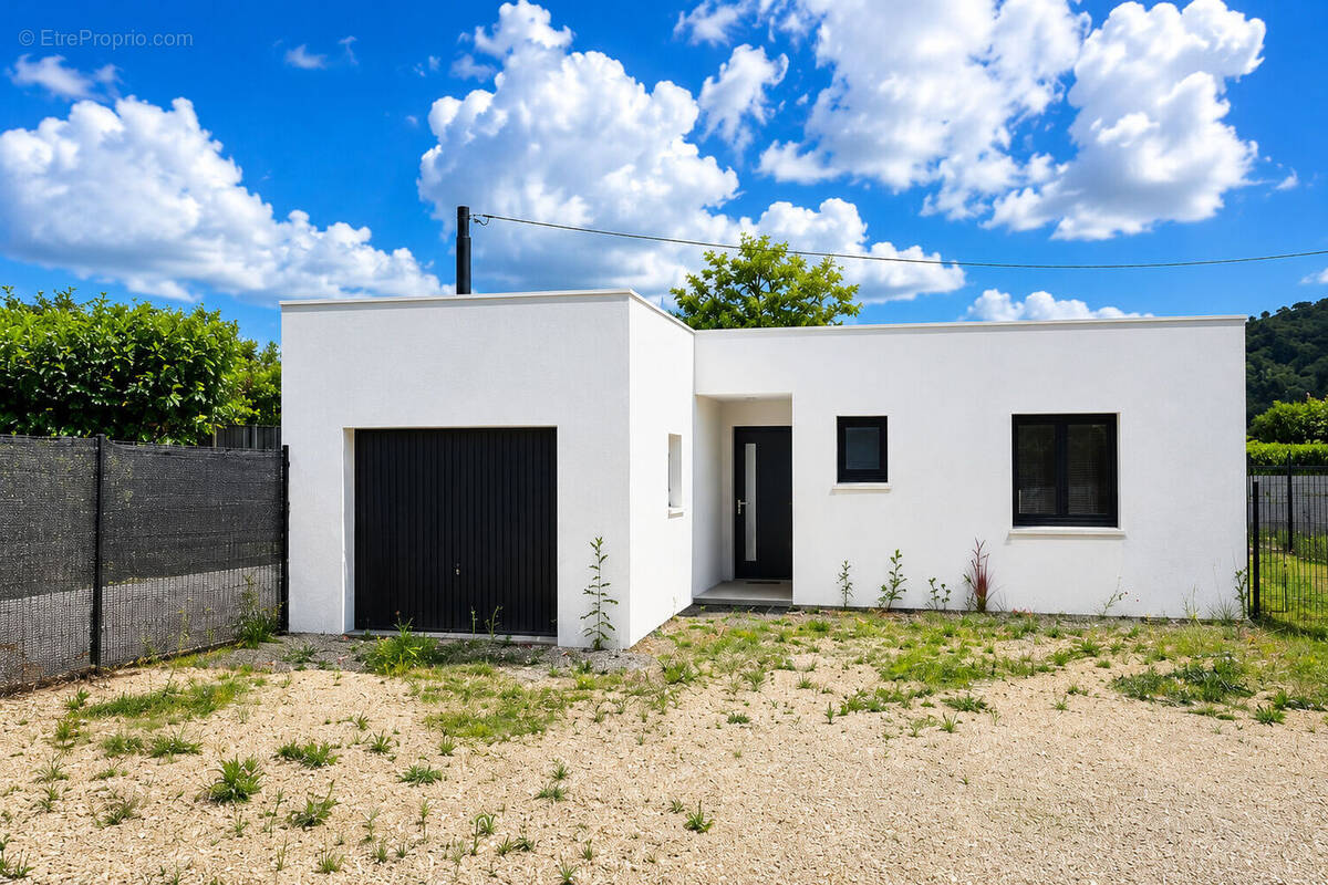 Maison à RUOMS