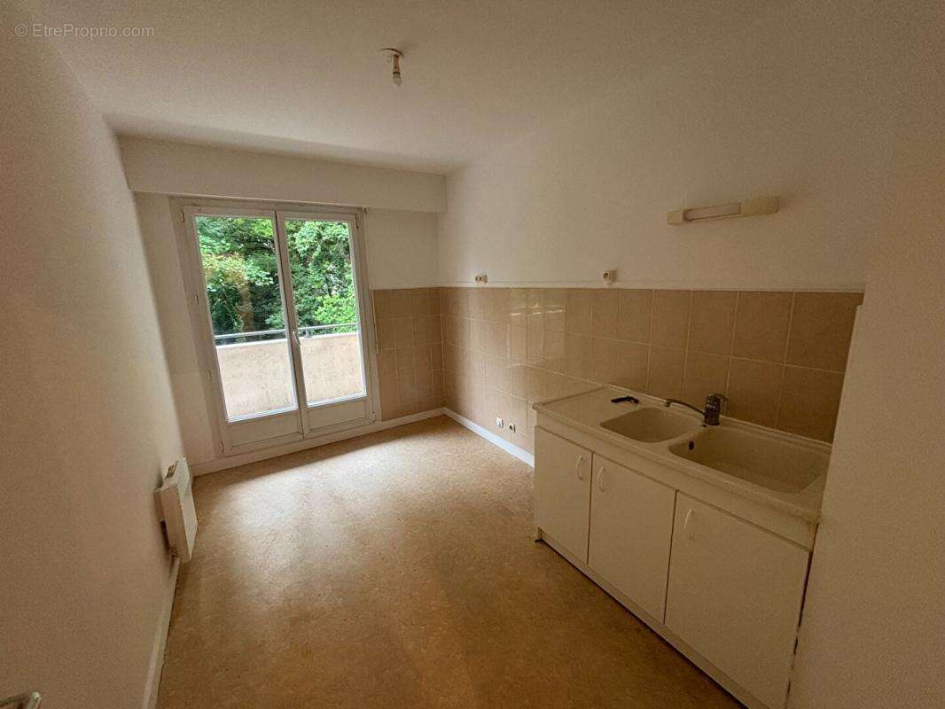 Appartement à PELLOUAILLES-LES-VIGNES