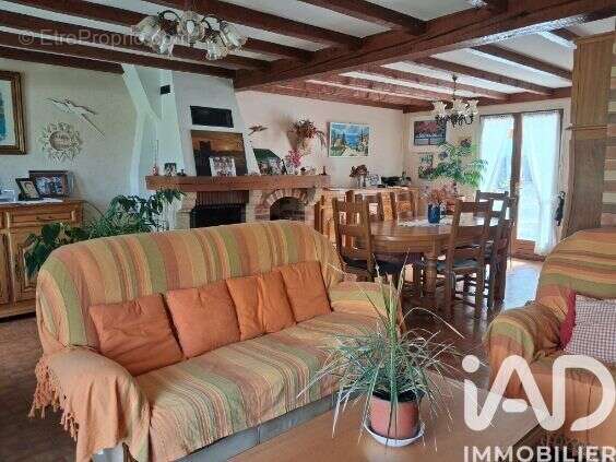 Maison 125 m² à Orbigny  - photo 8