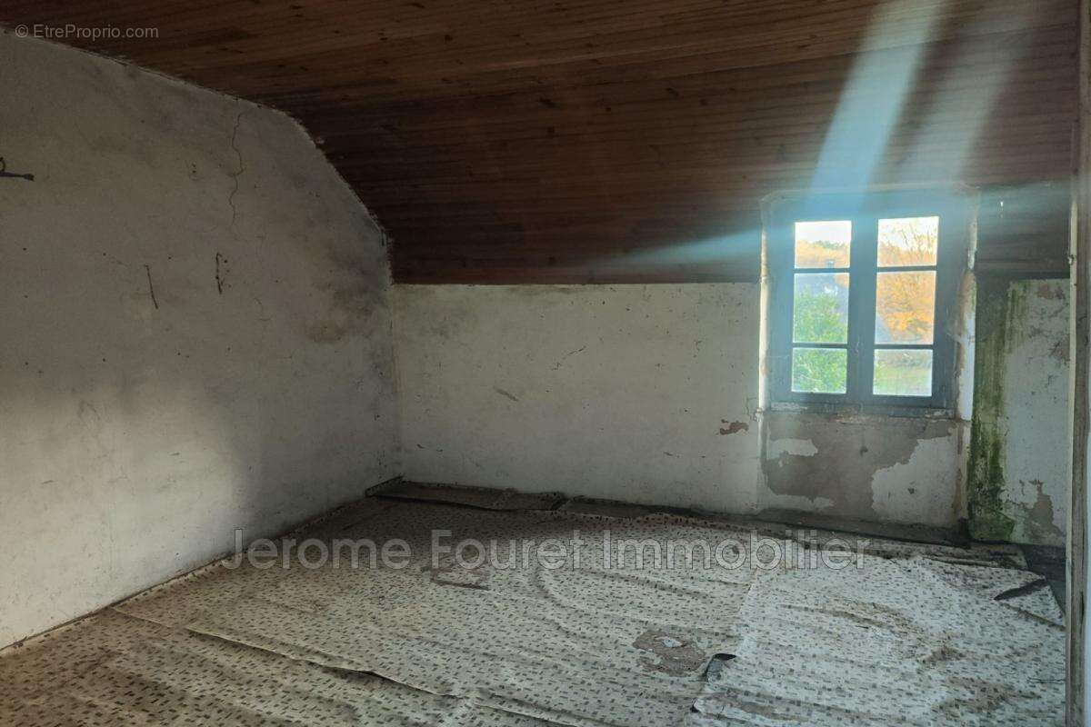 Maison à MONTAIGNAC-SAINT-HIPPOLYTE