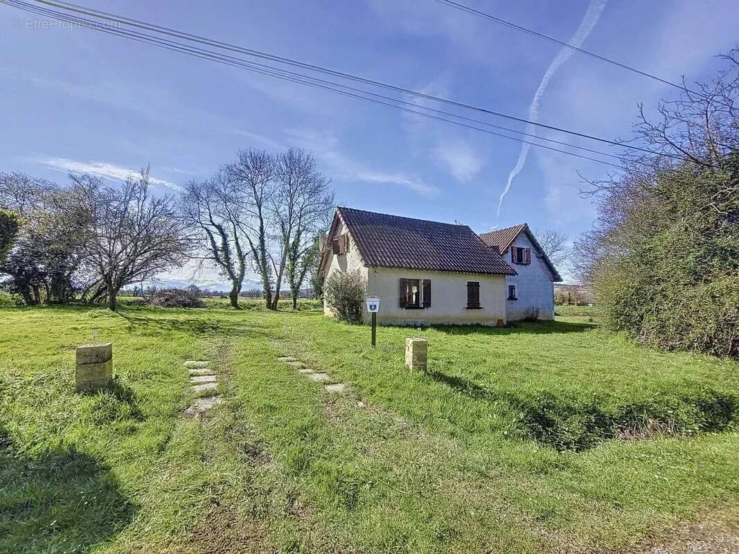 Maison à CHELLE-DEBAT