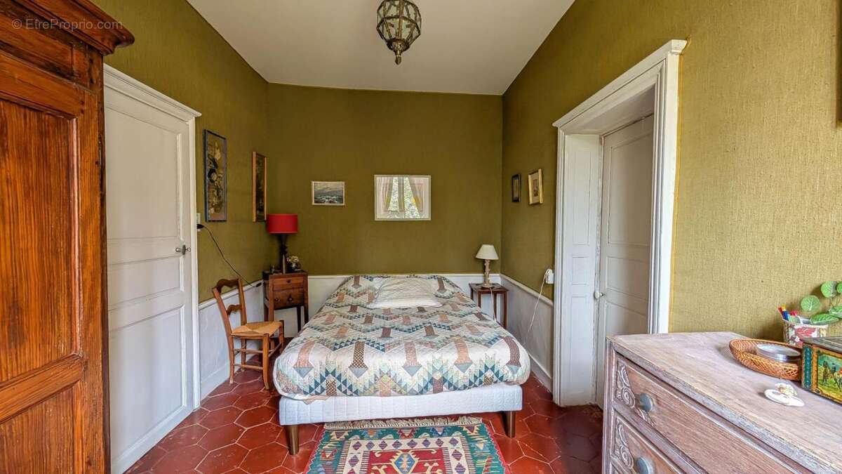 Maison à SAINT-VINCENT-DU-LOROUER