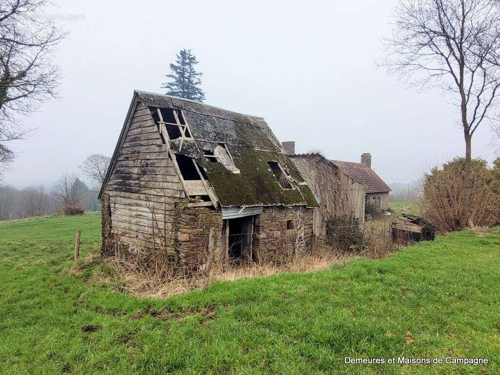Maison à SAINT-HILAIRE-DU-HARCOUET