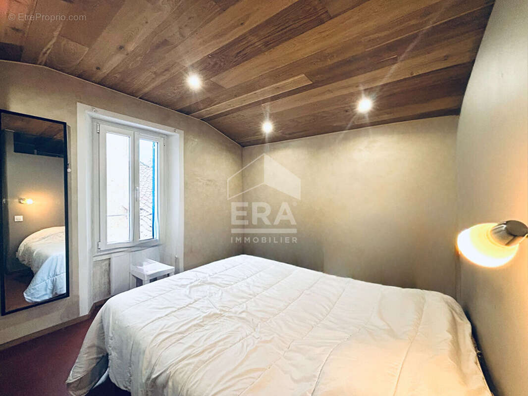 Maison à LA ROQUETTE-SUR-SIAGNE