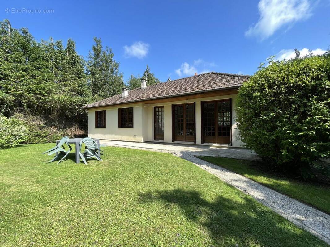 Maison à LE MESNIL-EUDES