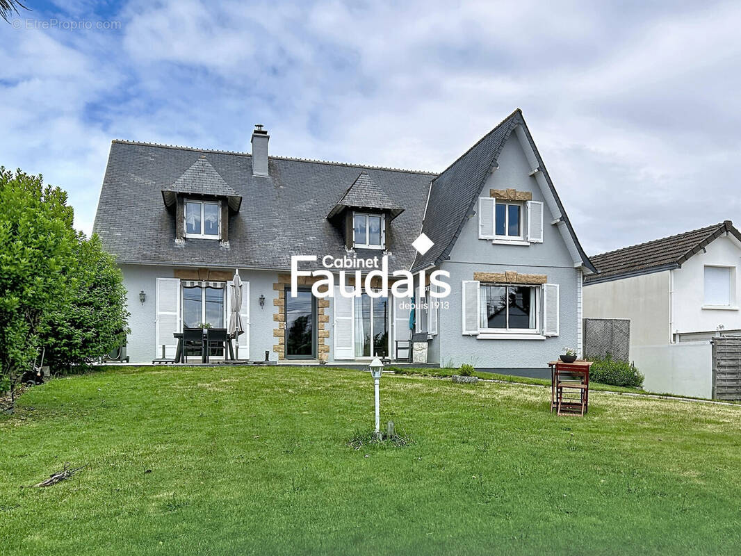 Maison à GOUVILLE-SUR-MER