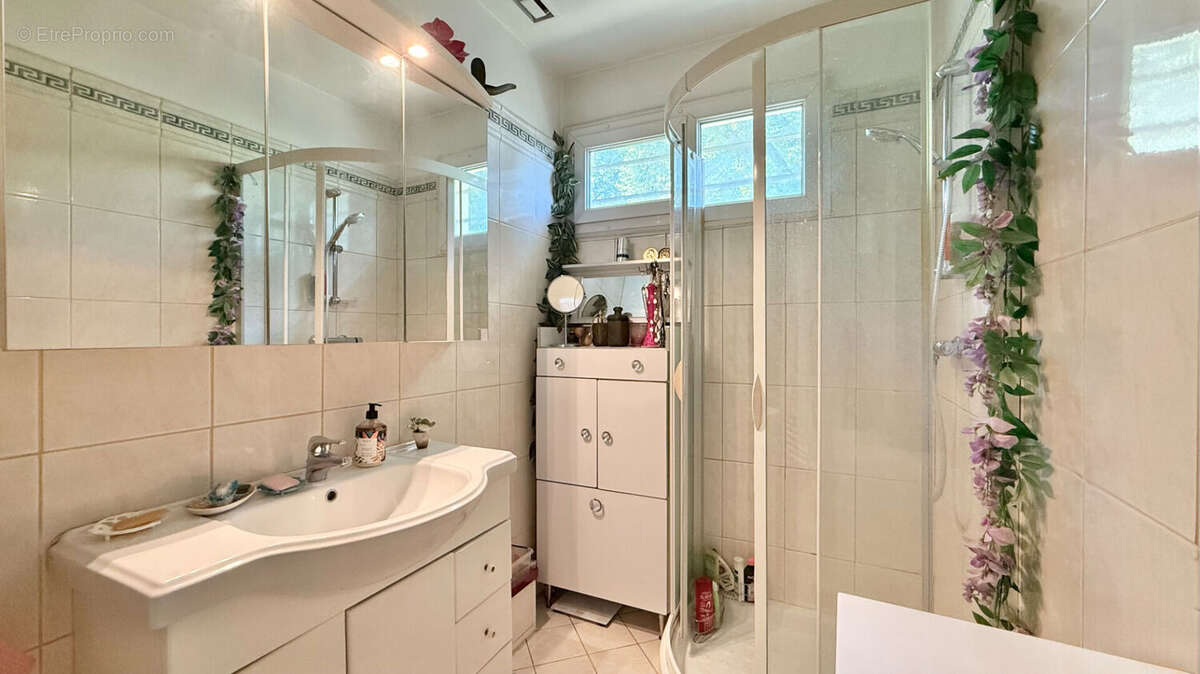 Maison à SAINTE-GENEVIEVE-DES-BOIS