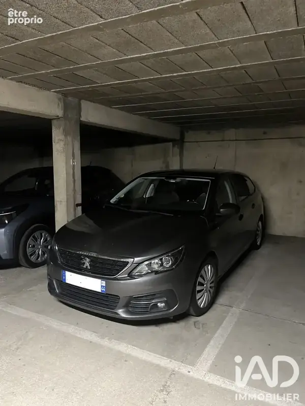 Photo 1 - Parking à RENNES