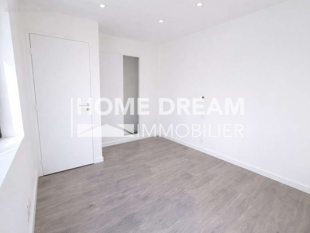 Appartement 57 m² à Toulon  - photo 8