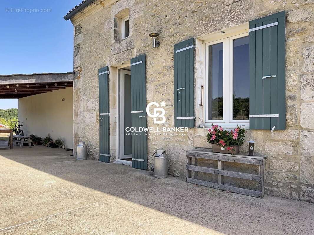Maison familiale avec piscine – Chermignac - photo 3
