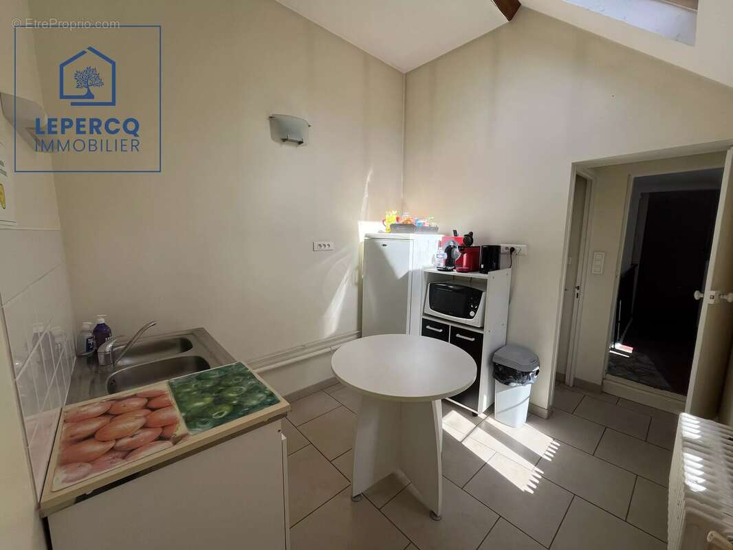 LOCAL rénové  - 163 m2 - Villers-Cotterêts - Vitrine sur rue ! - photo 12