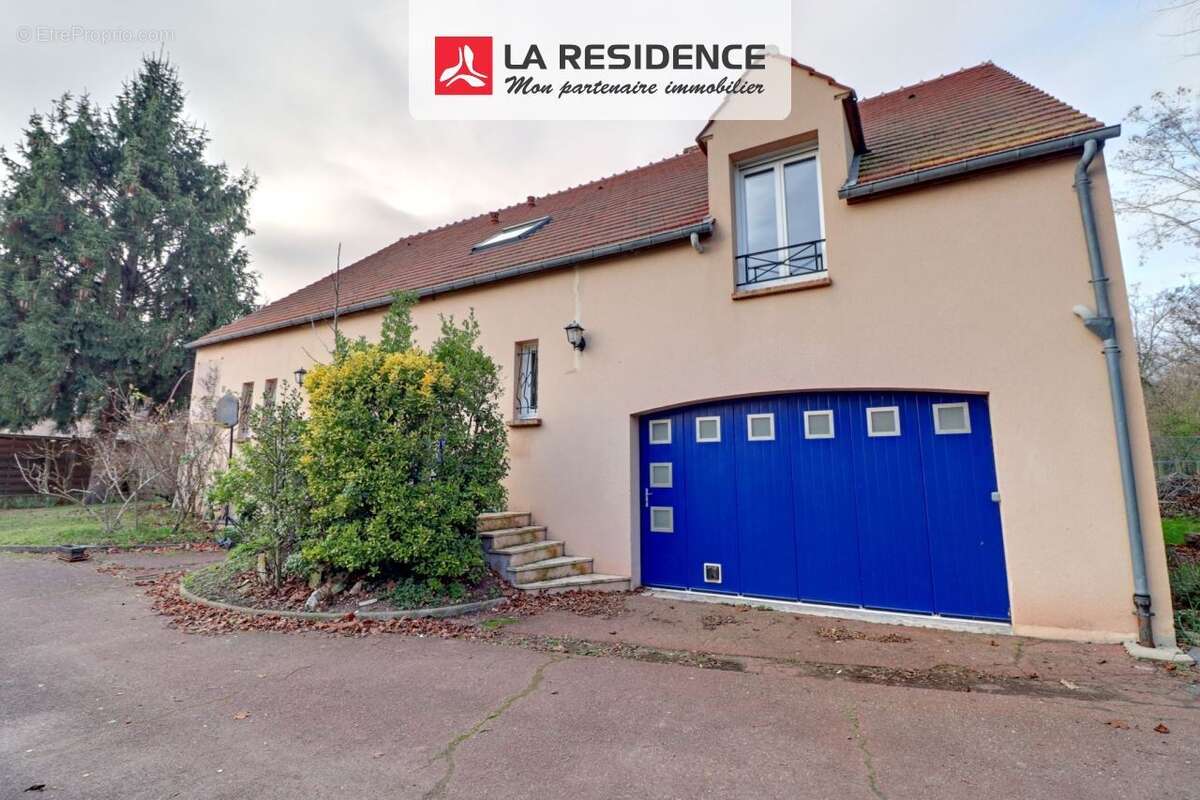 Maison à NEUVILLE-SUR-OISE