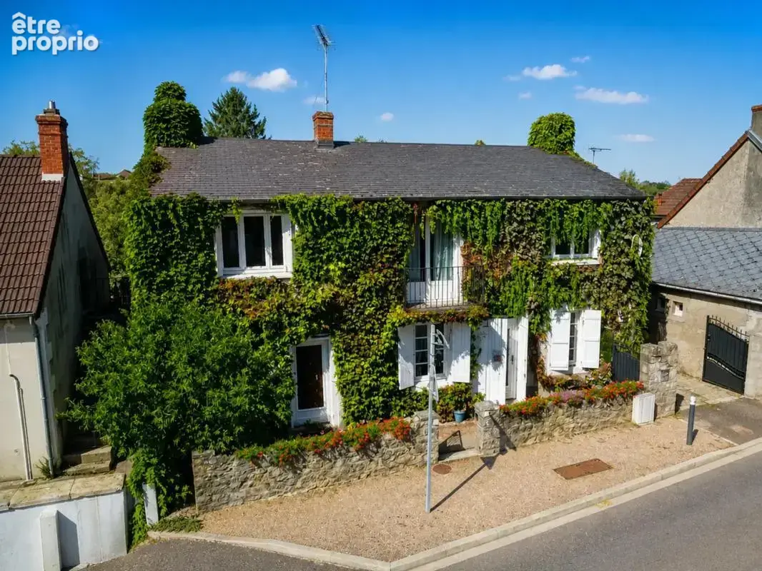 Maison 7 pièces 173 m² · à Champvert · 173 m² · 150 000 €