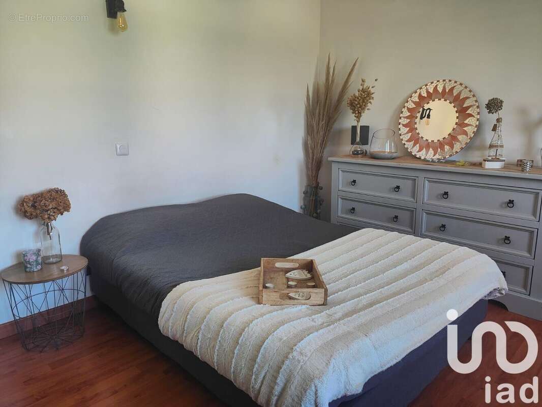 Photo 2 - Appartement à SAINTE-GENEVIEVE-DES-BOIS