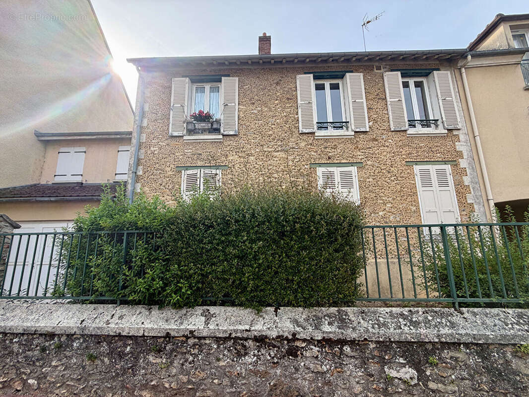 Appartement à LE PERRAY-EN-YVELINES