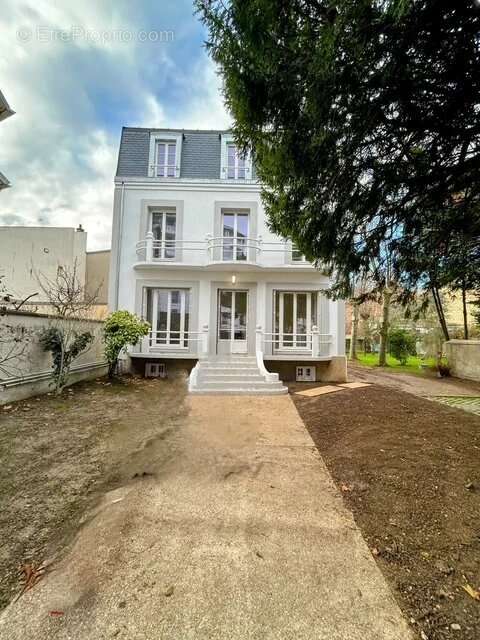 Maison à ASNIERES-SUR-SEINE