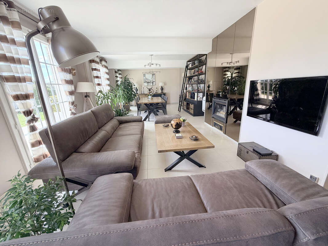 Maison spacieuse avec piscine - photo 4