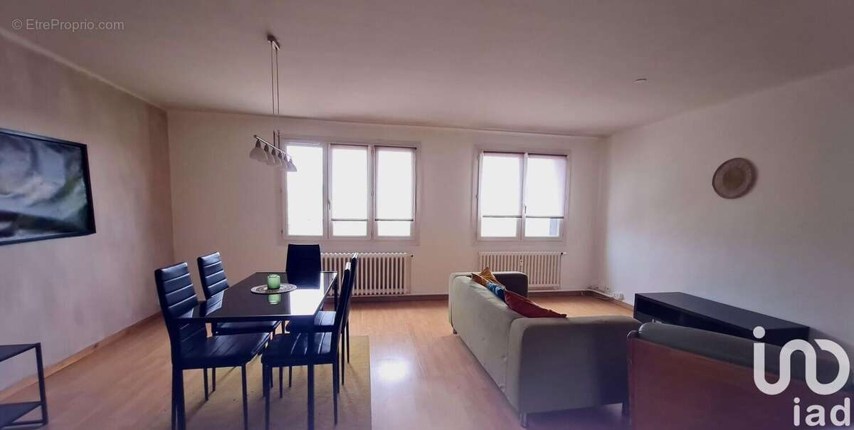 Appartement 67 m² à Saint-Etienne  - photo 2
