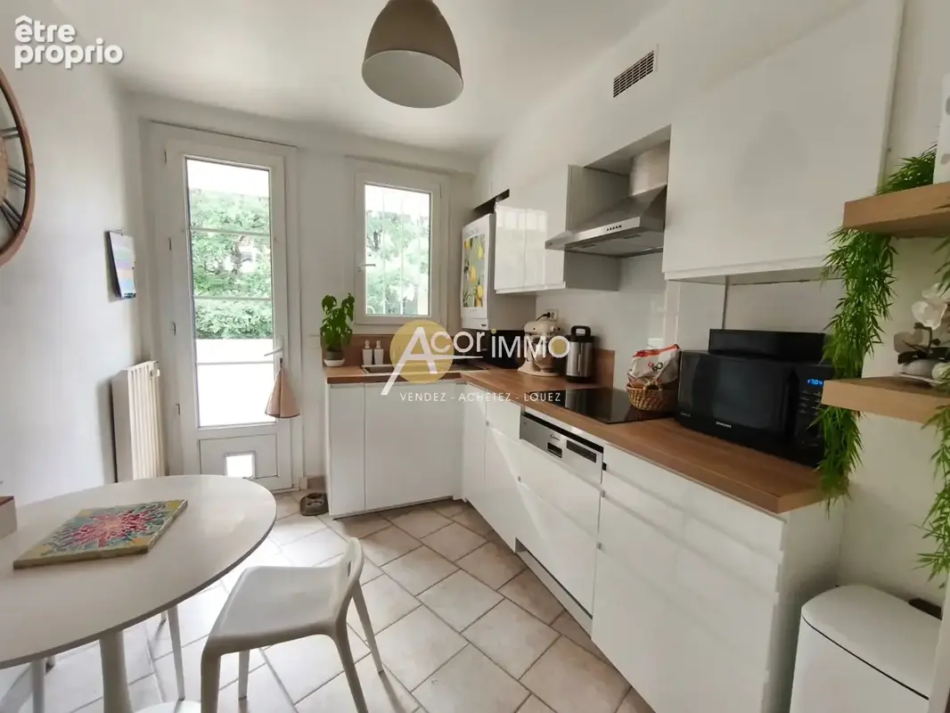 La seyne sur mer - chateaubanne - t4 renove 77m2 - 3 chambres - ascenseur - parking collectif - photo 5