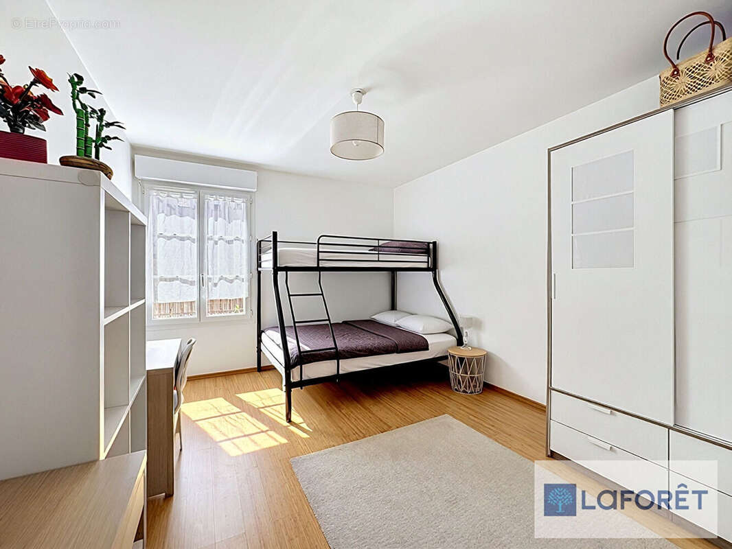 Appartement à NEAUPHLE-LE-CHATEAU