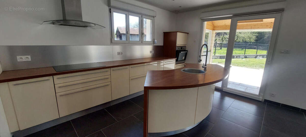 20250411_171148 - Maison à ELOYES