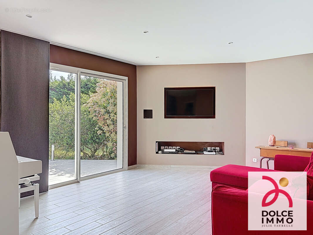 Maison à BLANQUEFORT