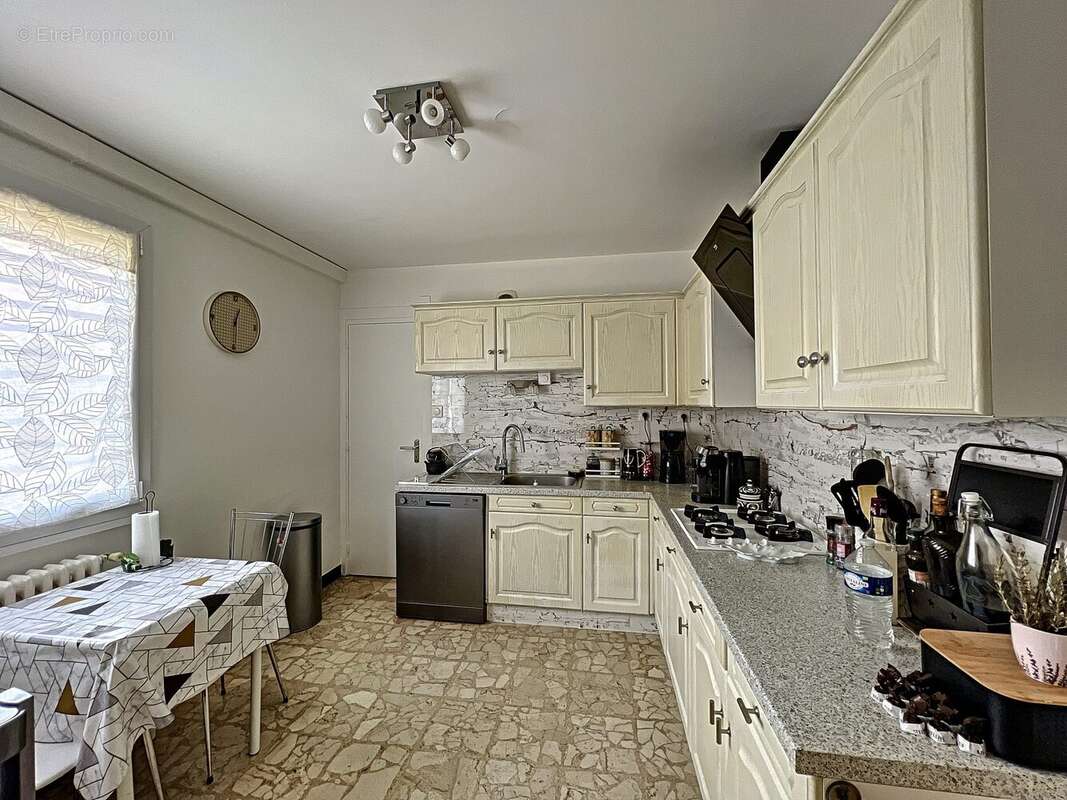 cuisine - Maison à BOURG-EN-BRESSE