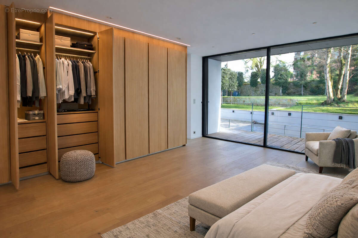 Maison à VILLE-D'AVRAY