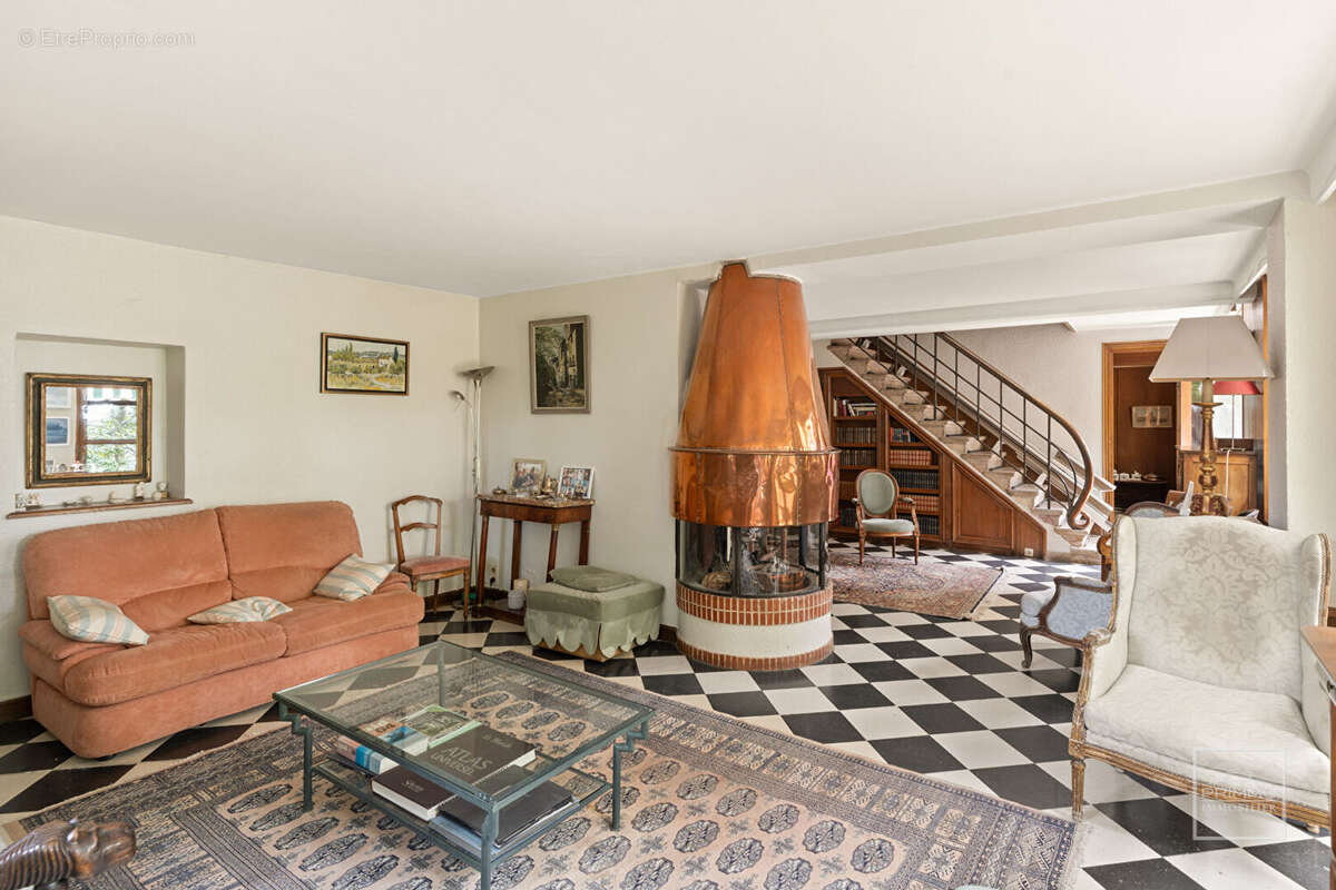 Maison à CHARBONNIERES-LES-BAINS