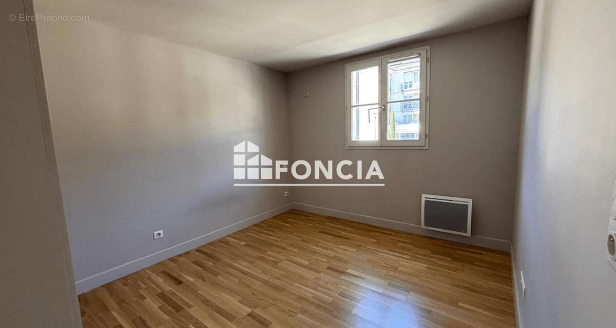 Appartement à VILLENEUVE-LES-AVIGNON