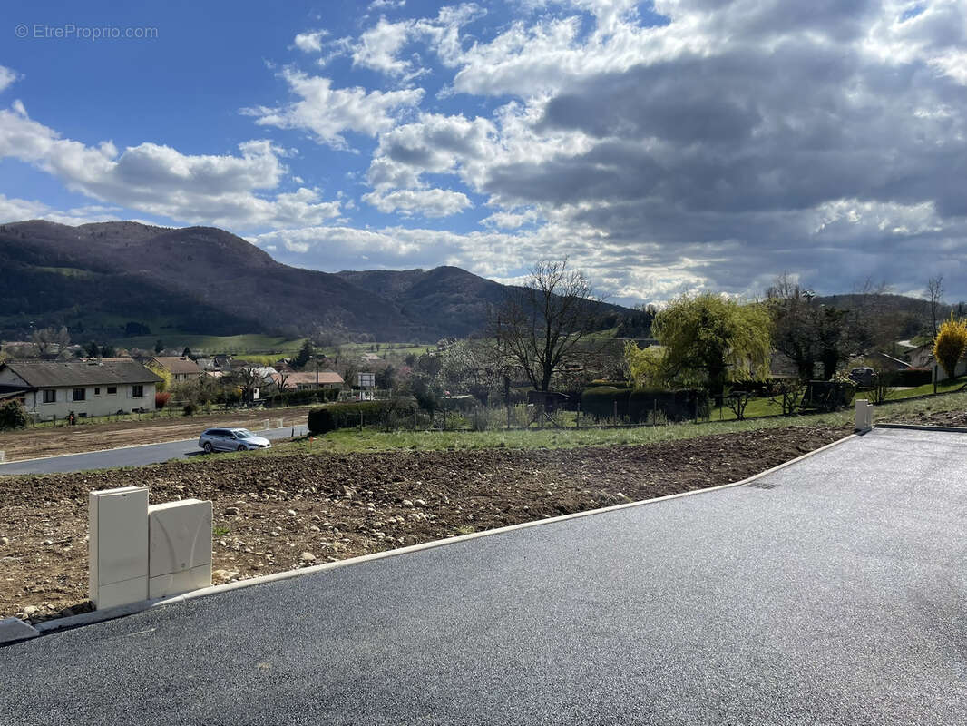 Terrain à CHIRENS