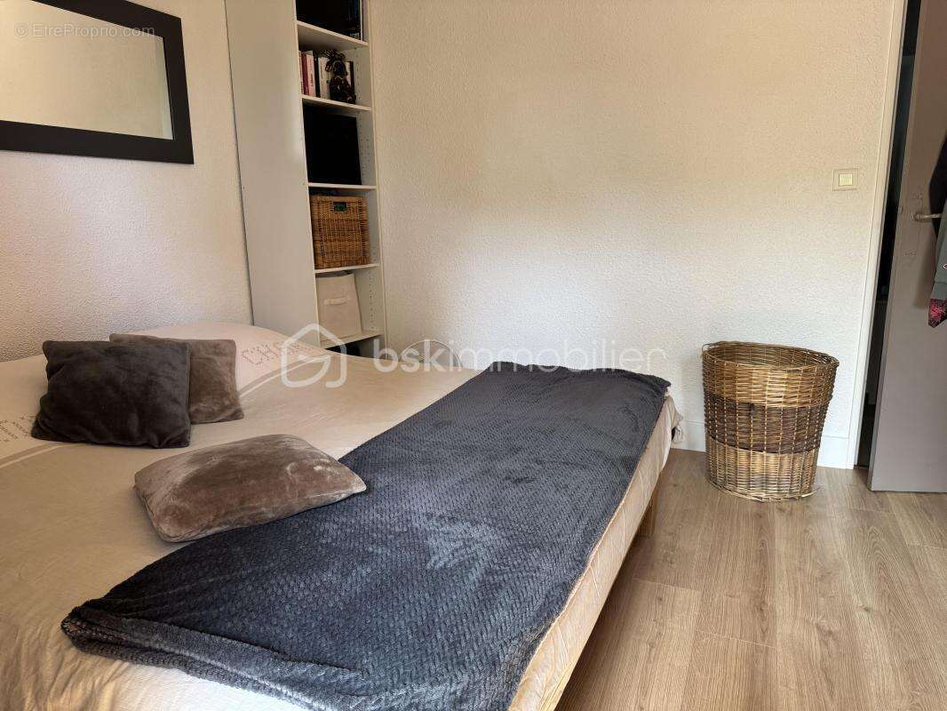 À Saint-Raphaël (83700), dans un quartier recherché, beau T3 de 59,84 m² avec terrasse, jardin privatif de 39 m², garage et cave - photo 15
