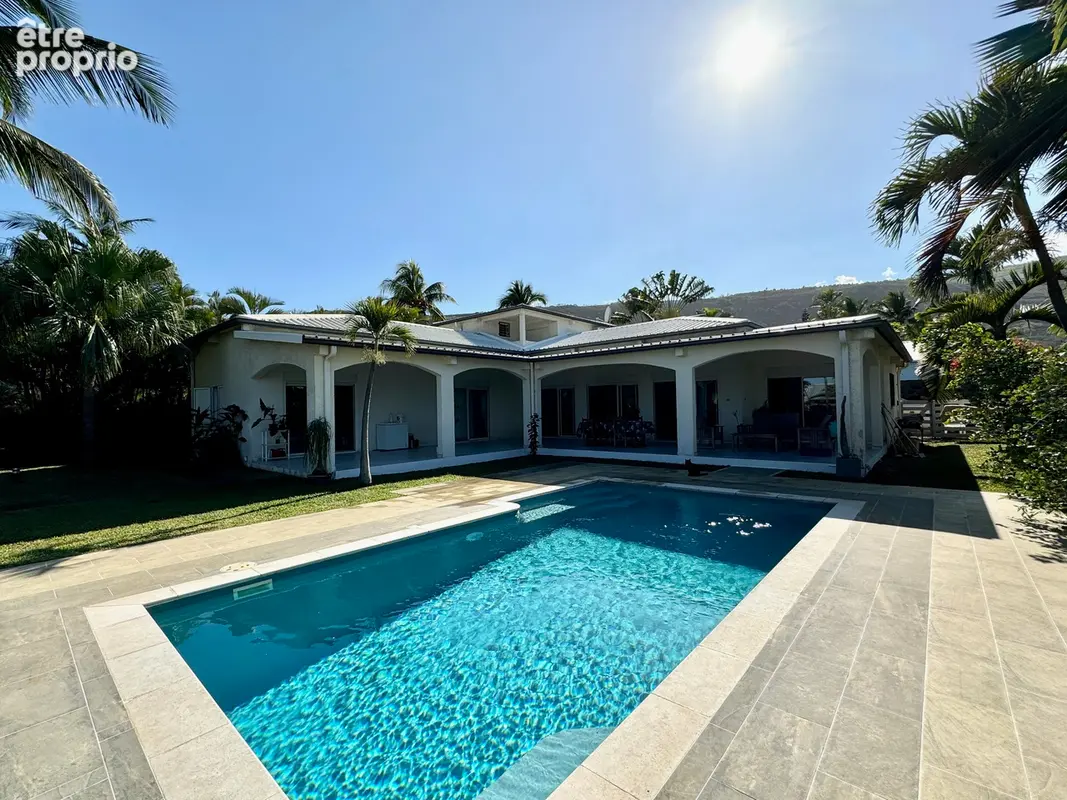 Exclusivité - Villa T5 de 167 m² sur terrain de 1 500 m²  La Saline Les Bains - photo 3