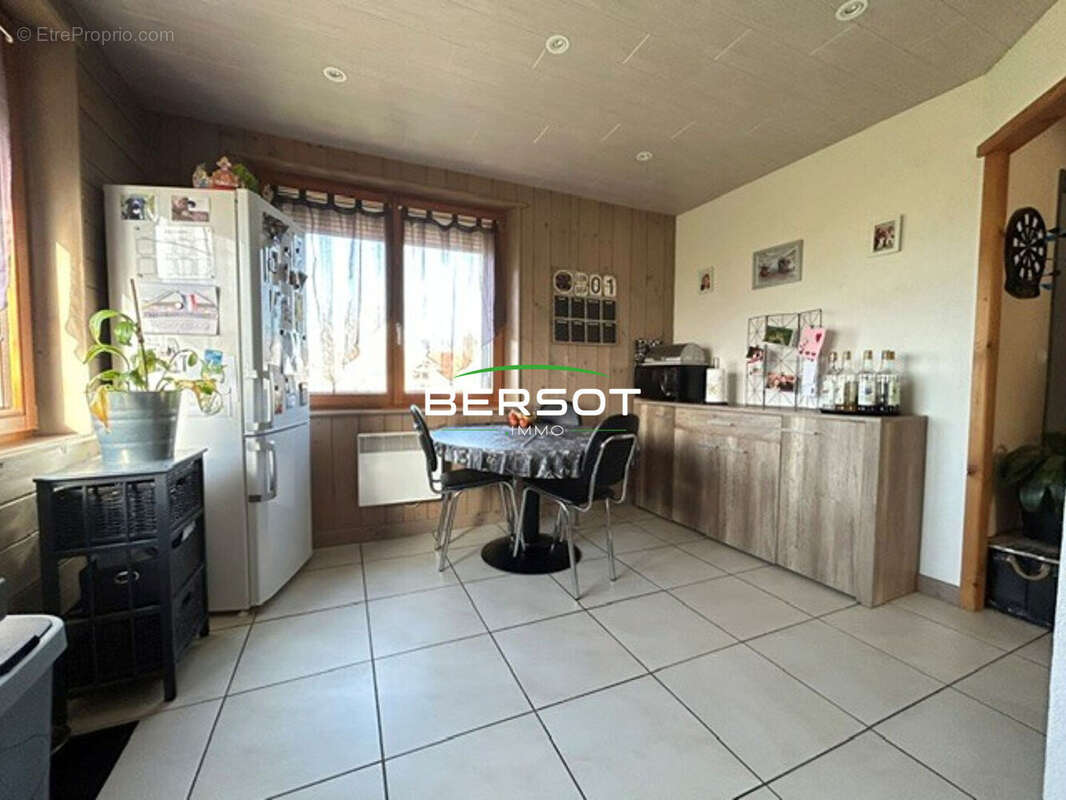 Appartement à MONTLEBON