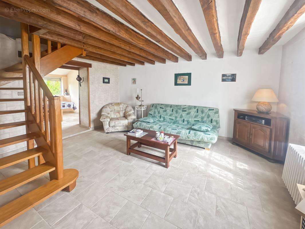  Une maison saine, du calme et du potentiel sur le secteur de la Colombe - photo 5